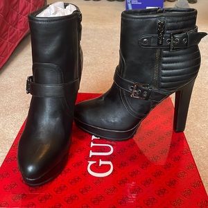Guess Bresen Black - 7 1/2